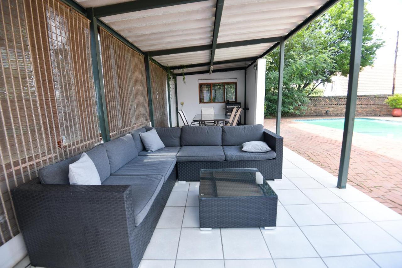 Spacious Menlyn Maine Villa Pretoria-Noord Extérieur photo