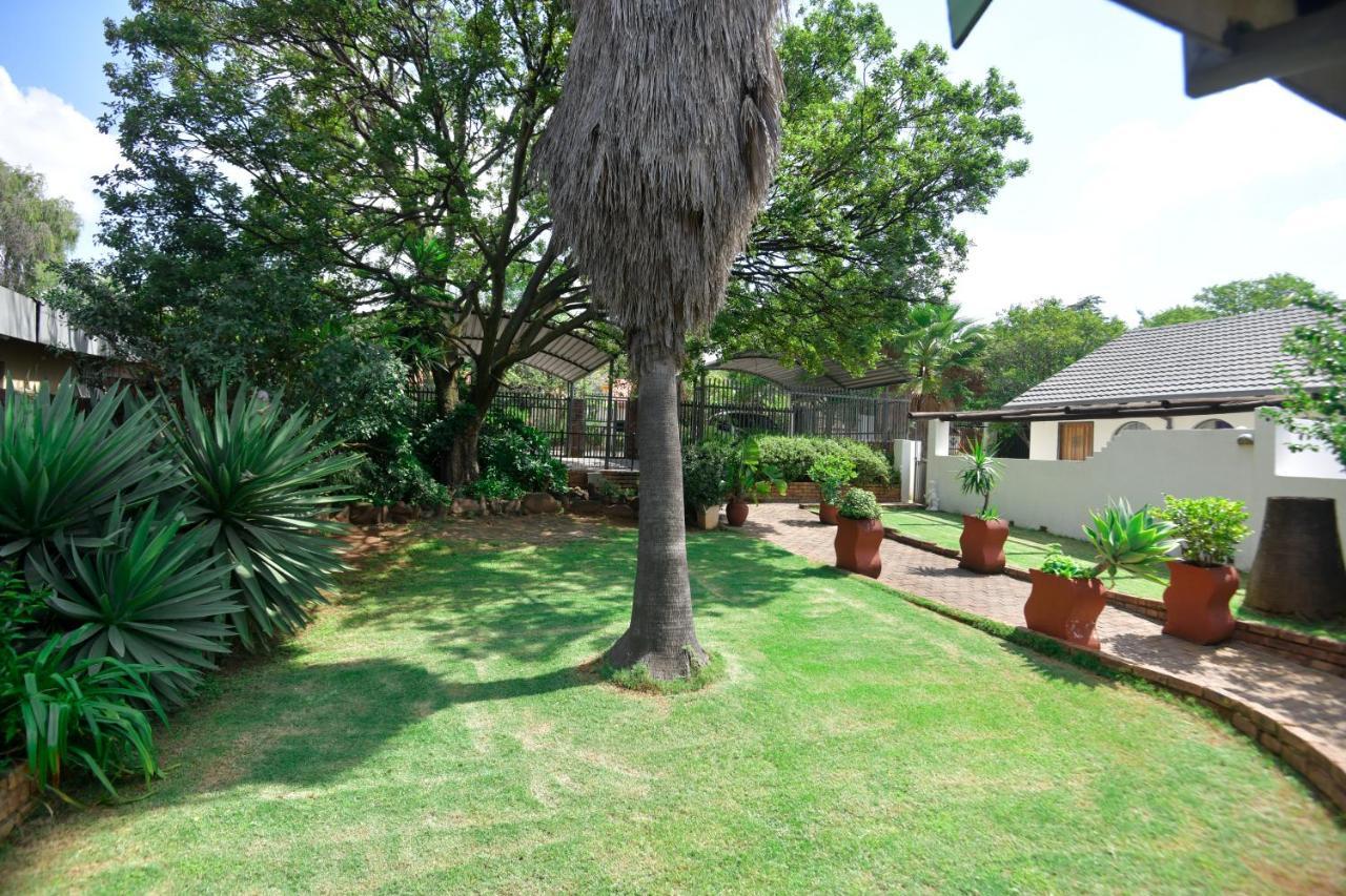 Spacious Menlyn Maine Villa Pretoria-Noord Extérieur photo